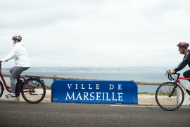 Cyclistes sur la route des Goudes lors de la Journée littoral Sud apaisé