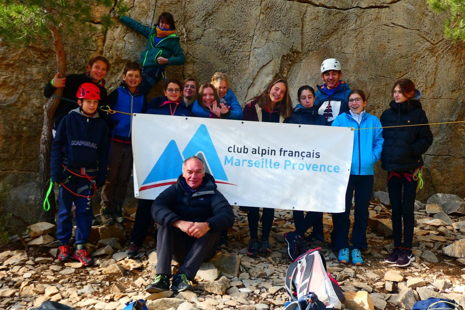Éric Meunier et les jeunes du Club alpin français